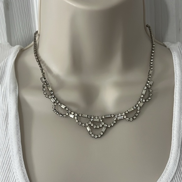 Jewelry - Silver and Rhinestone Cocktail Evening Necklace Very Elegant & Dressy
